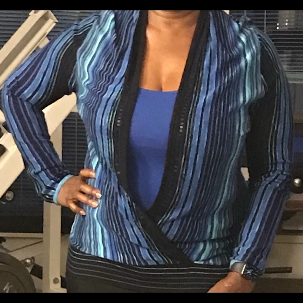 Blue/stripes long sleeve top